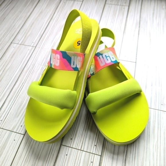 UGG Zuma Sling Slides in Sulfur Green with Padded Strap Big Girls Size 5 - Picture 2 of 9